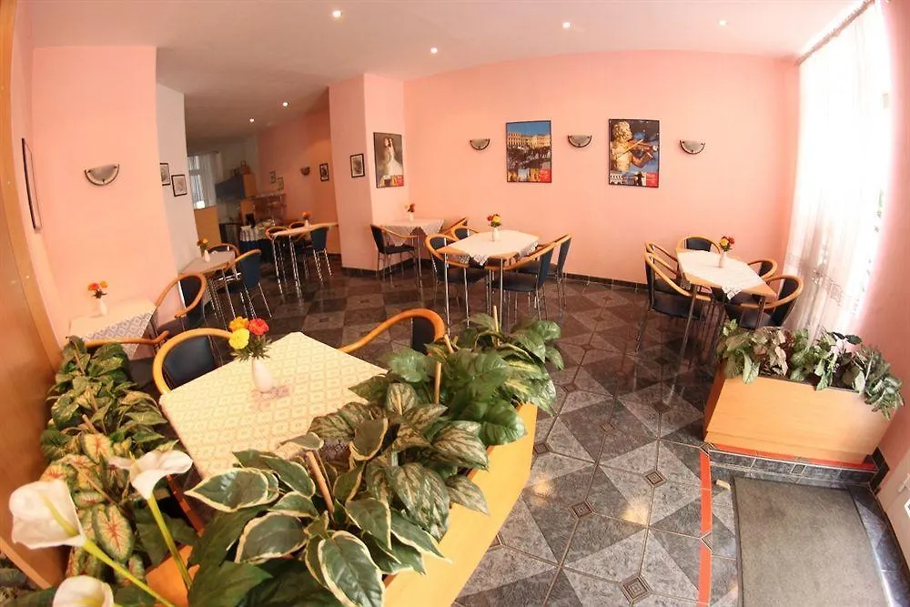 Hotel Pension Arpi Wiedeń 3*,