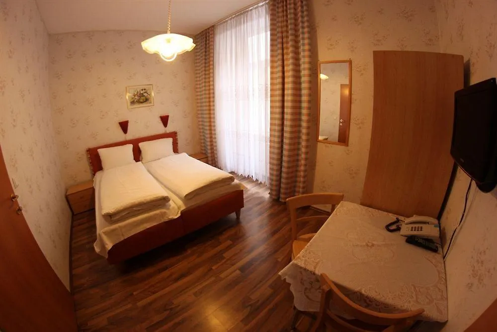 Hotel Pension Arpi Wiedeń 3*,  Austria