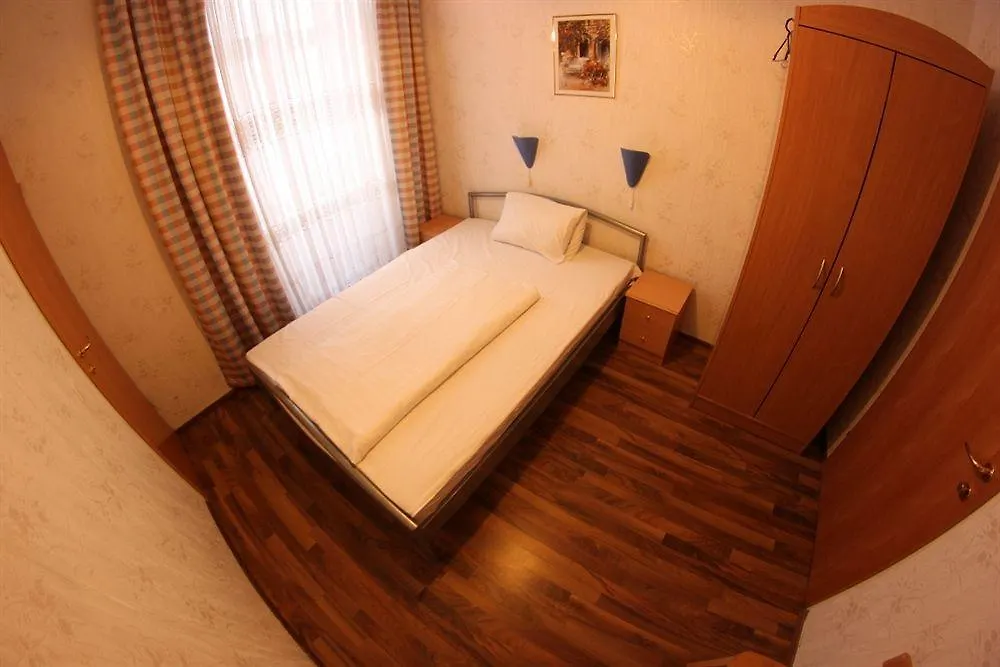 Hotel Pensión Arpi Viena Bed and breakfast