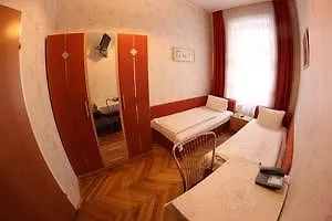Hotel Pensión Arpi Viena Bed and breakfast