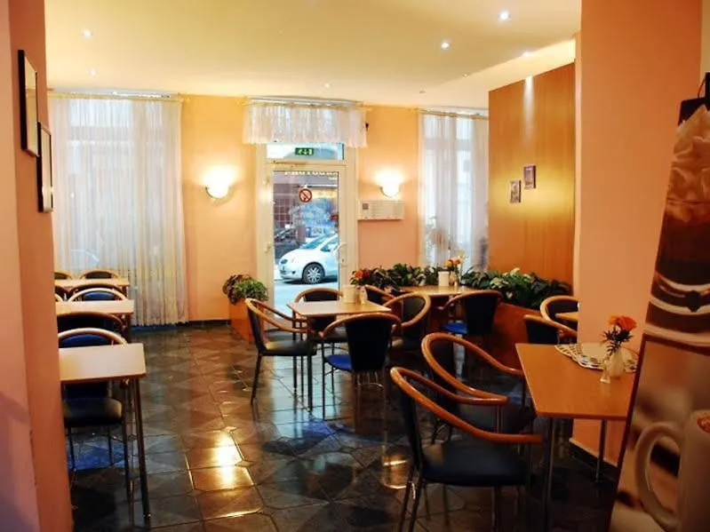 Hotel Pensión Arpi Viena